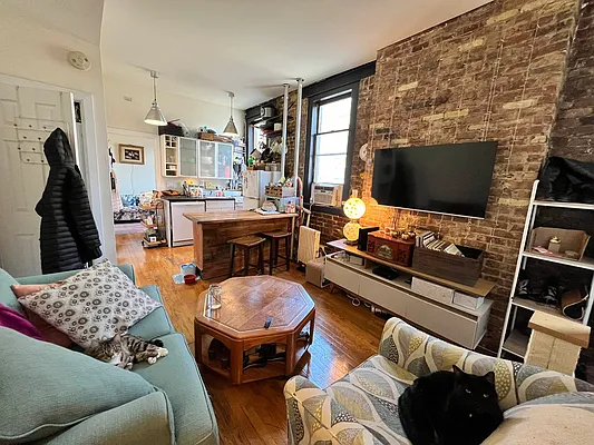 Rented by Highline Residential | media 25