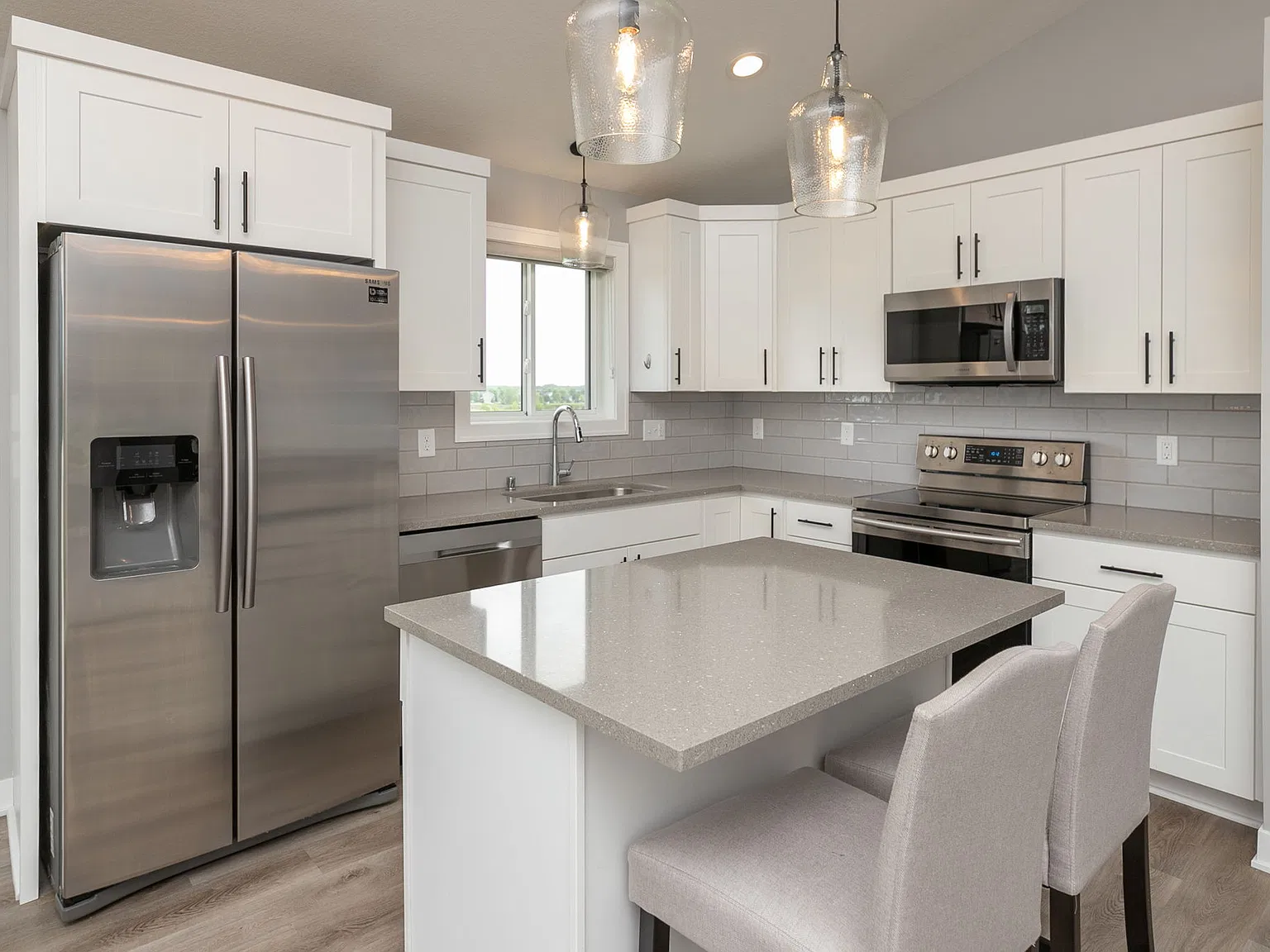 4 bed, 2208 sqft, $2,650 — Photo 3