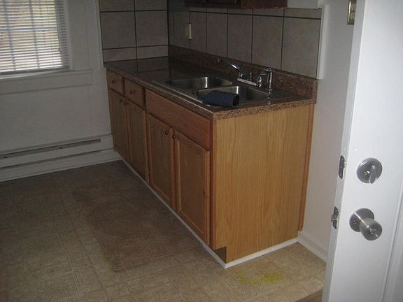2nd image of 1137 Thomas Ave NW