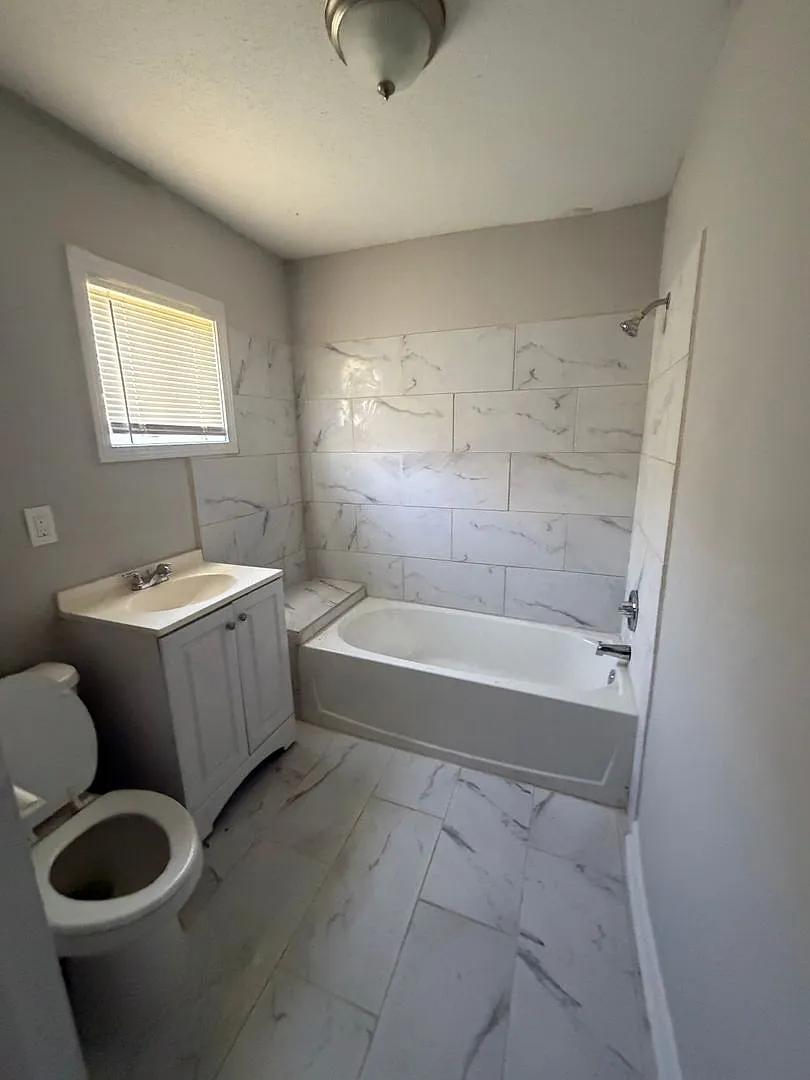 432 N Montgomery St — Photo 4
