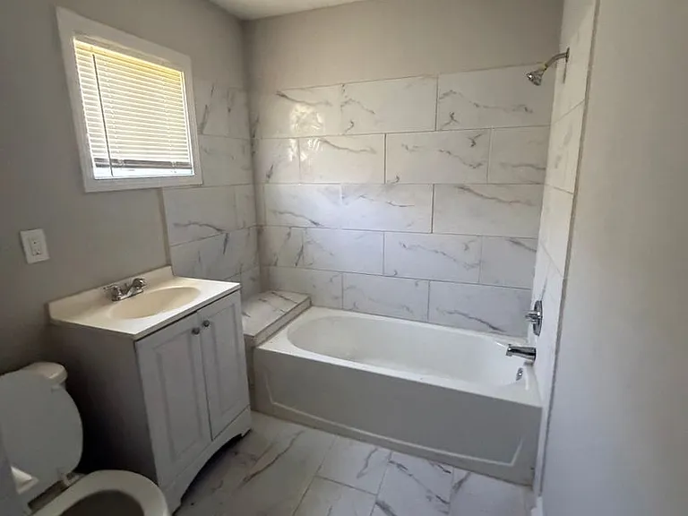 432 N Montgomery St #A — Photo 3