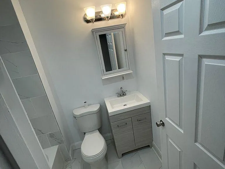 1351 Ward St #2 — Photo 8