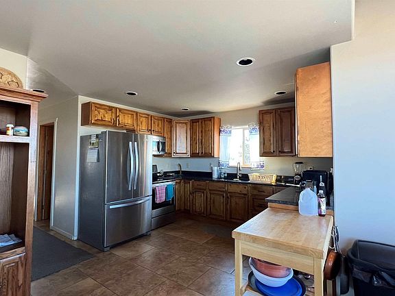 5th image of 73 Stoney Ridge Cir