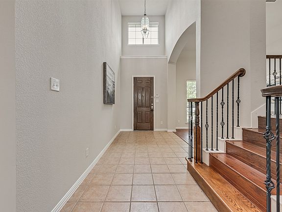 4th image of 6524 Briar Lake Trl