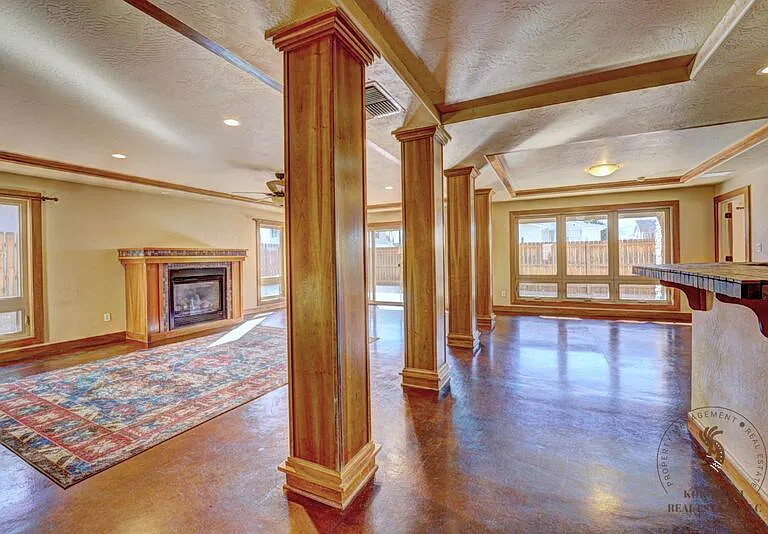 1304 Monument Ct — Photo 1