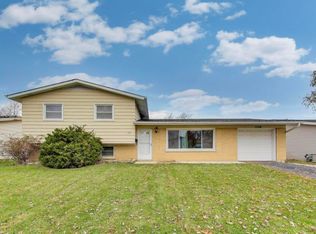 1208 Windsor Ln, Hanover Park, IL 60133