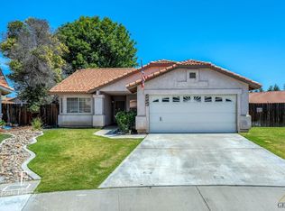 5404 Pacer Valley Ct, Bakersfield, CA 93313