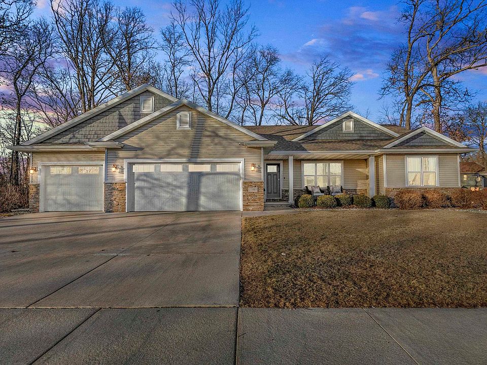 1st image of 331 Castle Oak Dr
