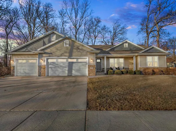 331 Castle Oak Dr, Neenah, WI 54956