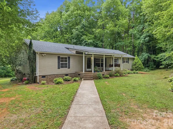 365 Sunflower Rd, Statesville, NC 28625