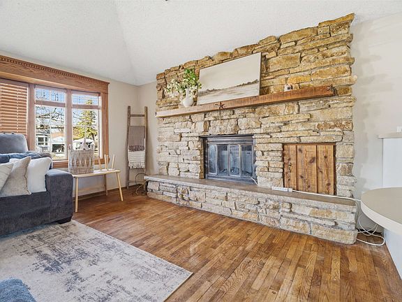 3rd image of 2602 N William St