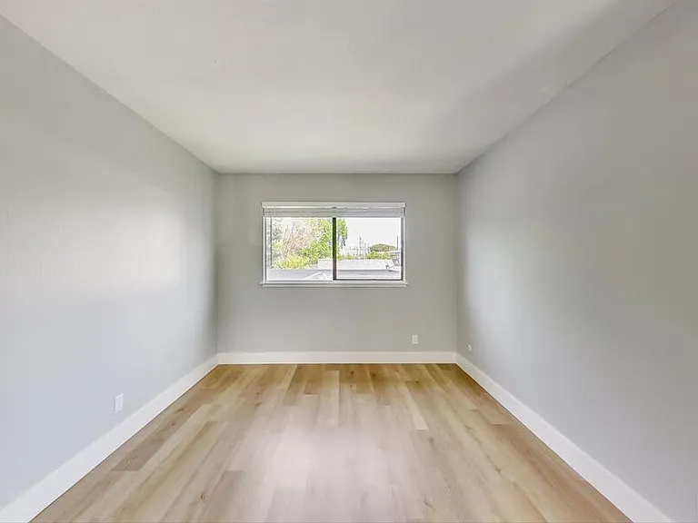 1709 Valota Rd — Photo 16