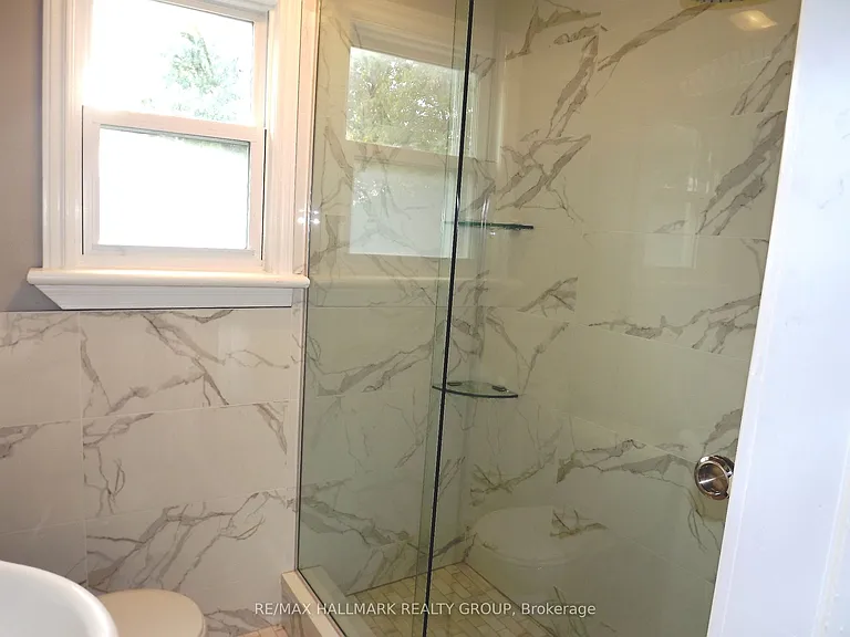 570 Gladstone Ave #3 — Photo 11