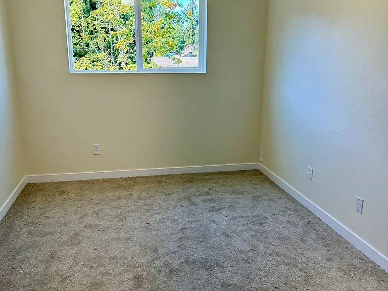 316 NW Richmond Beach Rd — Photo 4