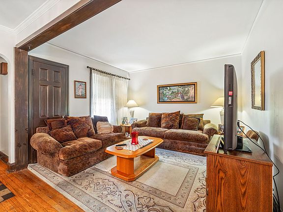 4th image of 3449 N Oconto Ave