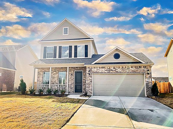 3rd image of 9914 Crescent Cove Dr