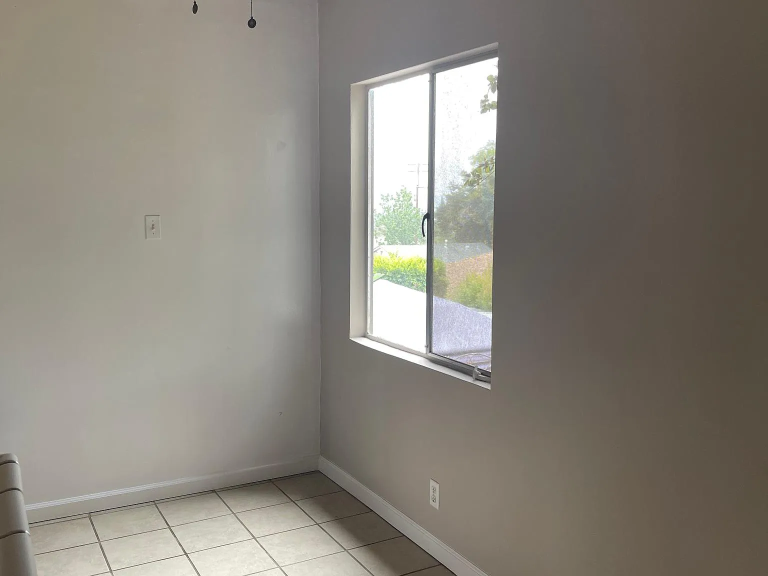 2604 Montrose Ave — Photo 3
