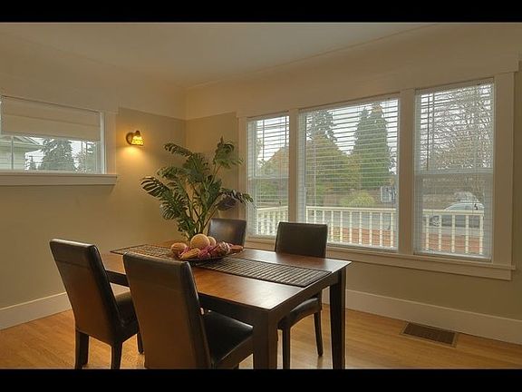 5th image of 12010 Phinney Ave N