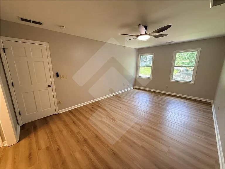 2890 Brookcliff Ln — Photo 33