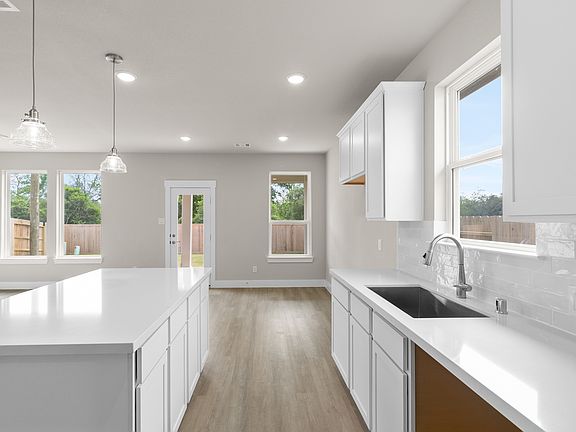 4526 Blue Mountain Laurel