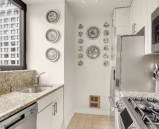 4th image of 255 E 49th St APT 23A