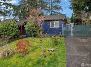 727 N 201st St, Seattle, WA