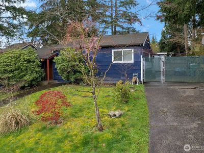 727 N 201st Street, Seattle, WA, 98133