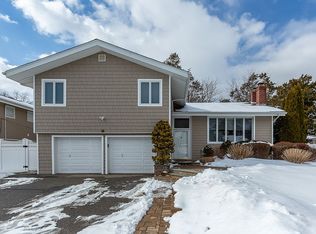 3 Forsythia Ln, Jericho, NY 11753