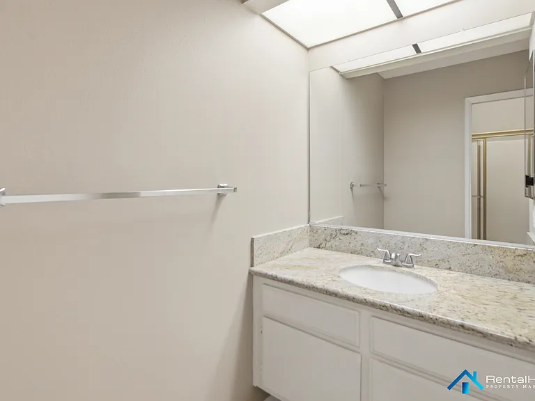 6716 Clybourn Ave #245 — Photo 12