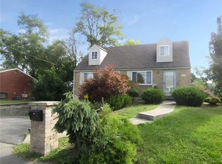 662 Regency Dr, Pittsburgh, PA 15239