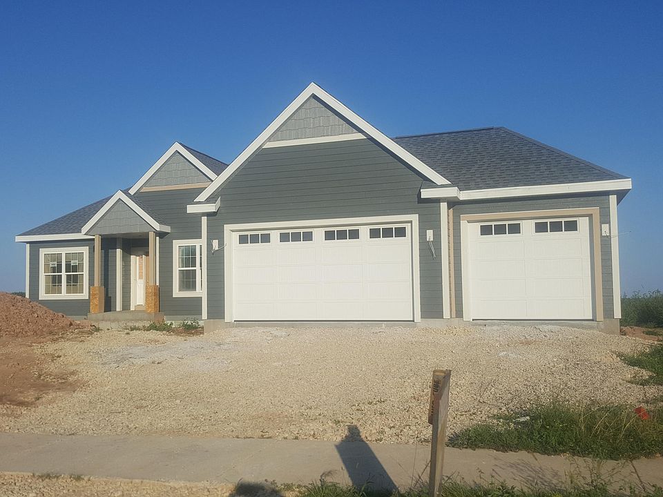 2nd image of 460 Conifer Ct