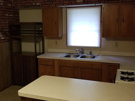 3rd image of 9210 Bobb Ave