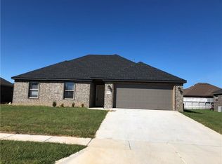 808 Mulberry St SW, Rogers, AR 72736