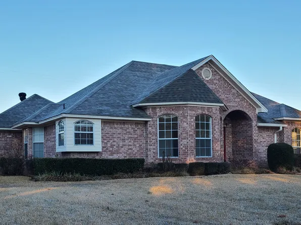 9 Heatherwood Dr, Texarkana, TX 75503