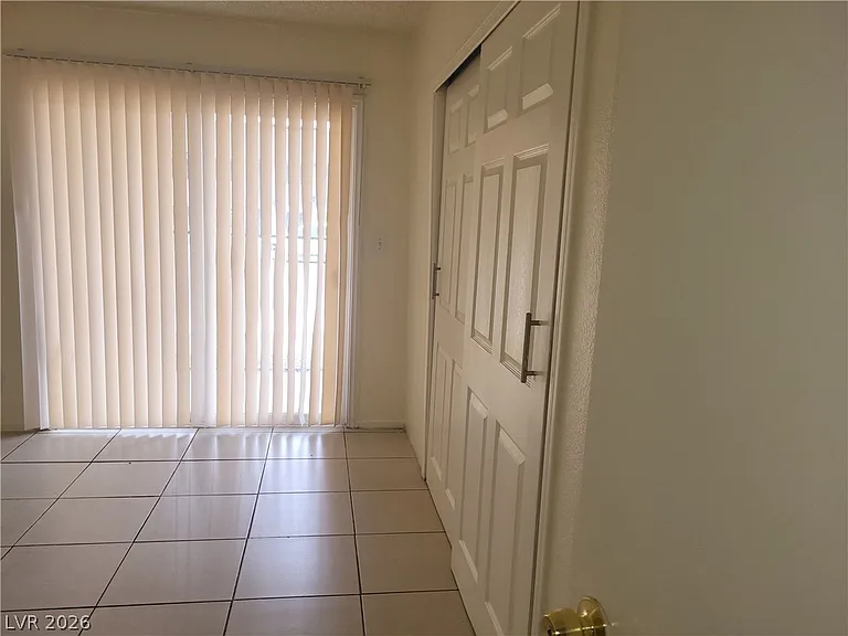 4610 Elk Springs Ave #D — Photo 5