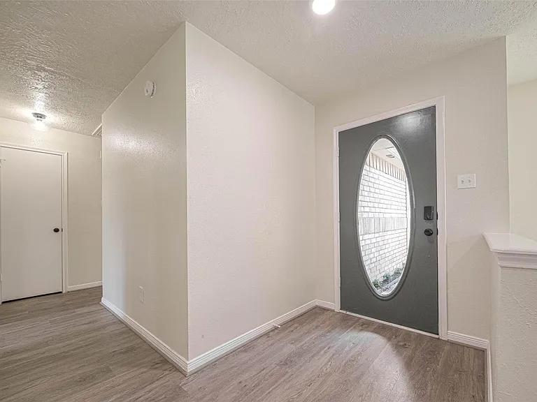 416 Heatherwood Ct — Photo 6