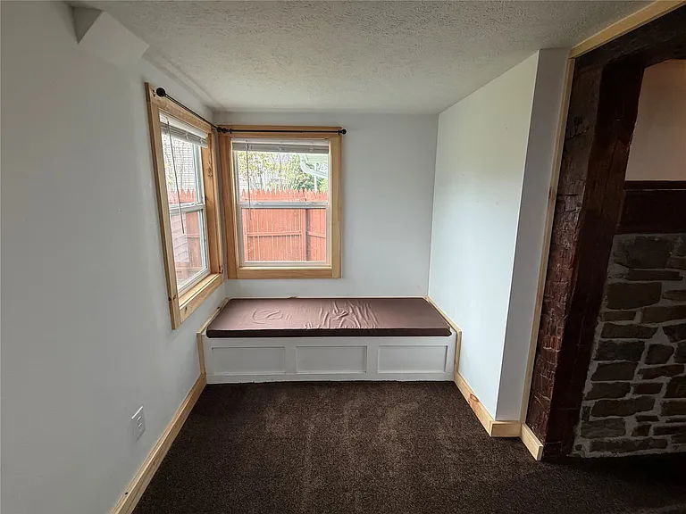 76 E Main St — Photo 18