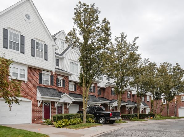 1374 Village Dr #1