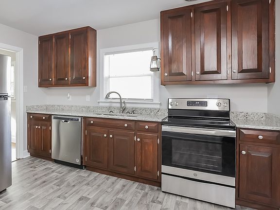5th image of 1117 Sherwood Dr