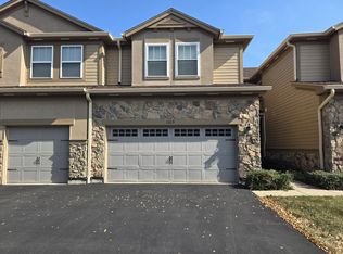 1819 Crenshaw Cir, Vernon Hills, IL 60061