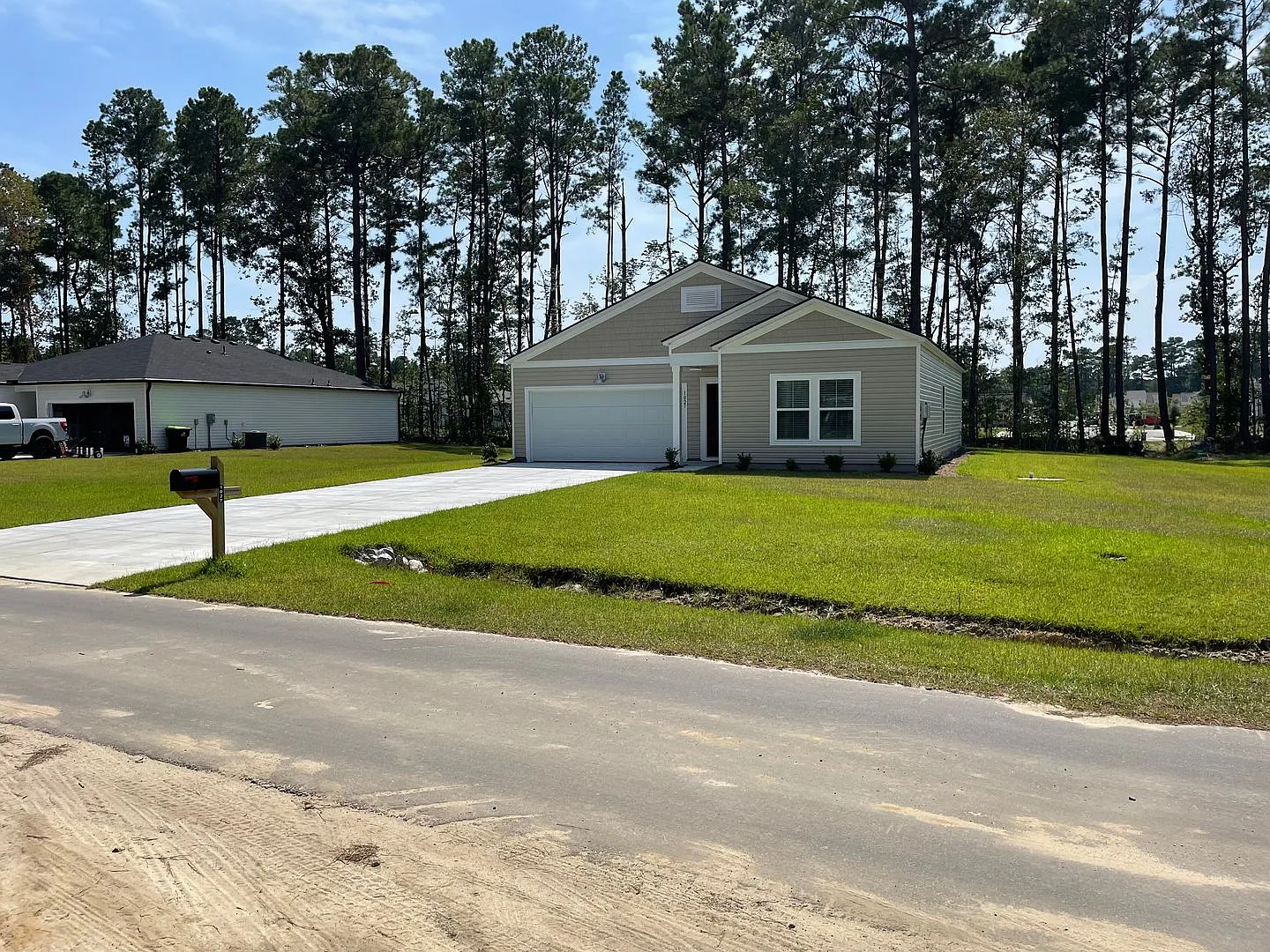 3 Bedroom 2 Bath Home in Hunter's Trace, Calabash, NC — Photo 2