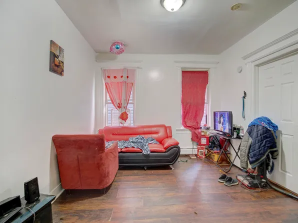 126 Kearney Avenue image 14 of 28