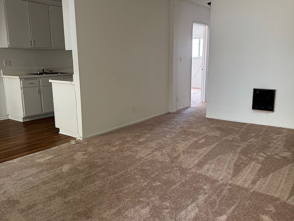 1st image of 14240 Burbank Blvd APT 206