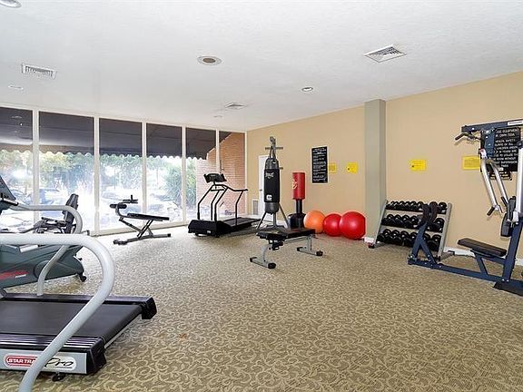 3rd image of 100 Golden Isles Dr APT 809