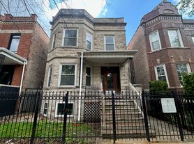 2334 N Hamlin Ave, Chicago, IL