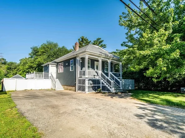 35 Cross Rd, Dartmouth, MA 02747