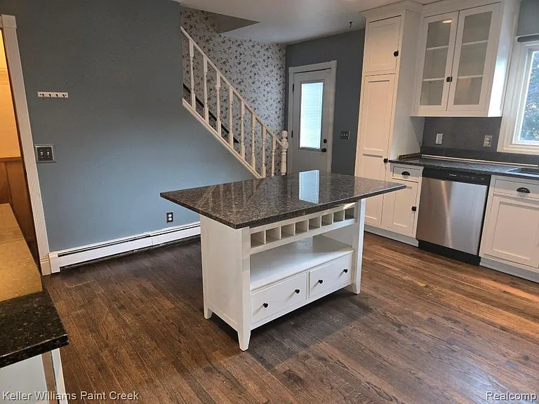 1125 S Long Lake Blvd — Photo 15