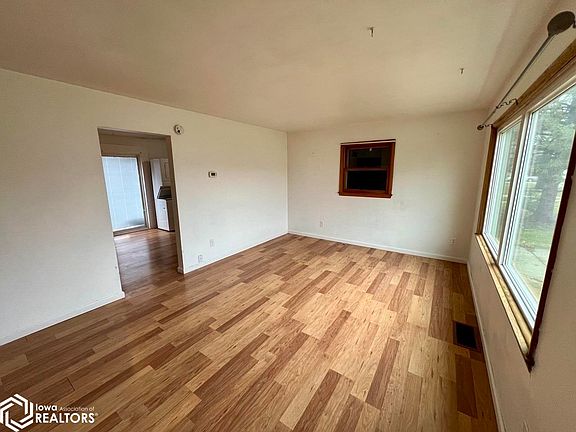 2nd image of 1015 S 16th St