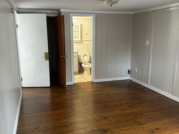 3rd image of 1105 Glen Erin St
