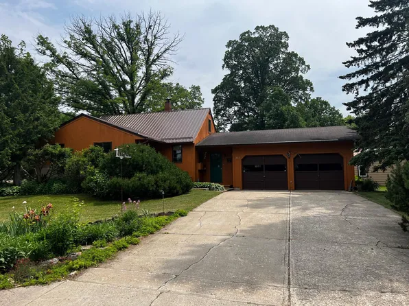 222 3rd Ave SE, Clearbrook, MN 56634